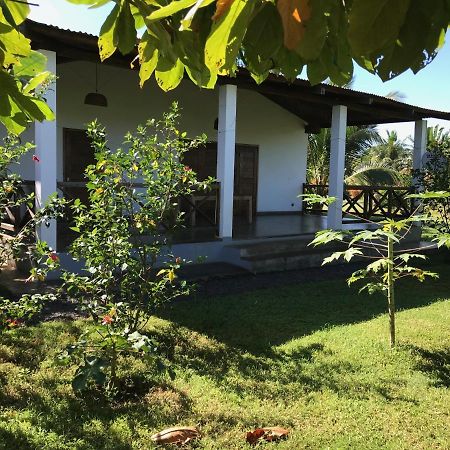 Villa Les HIBISCUS à Ambondrona  Extérieur photo