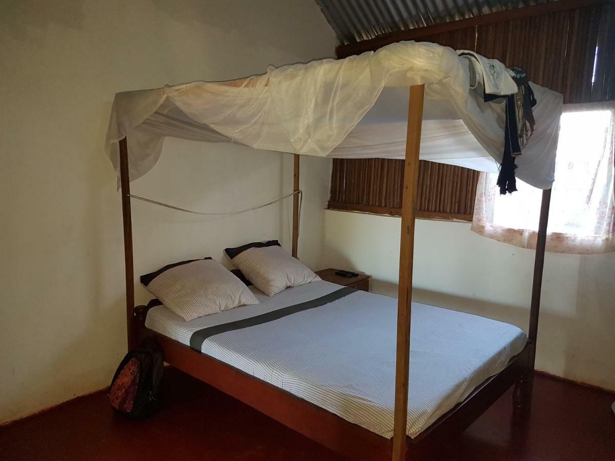Villa Les HIBISCUS à Ambondrona  Extérieur photo
