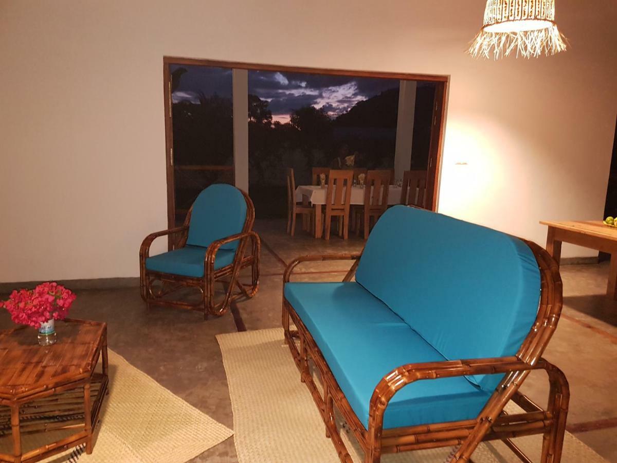 Villa Les HIBISCUS à Ambondrona  Extérieur photo